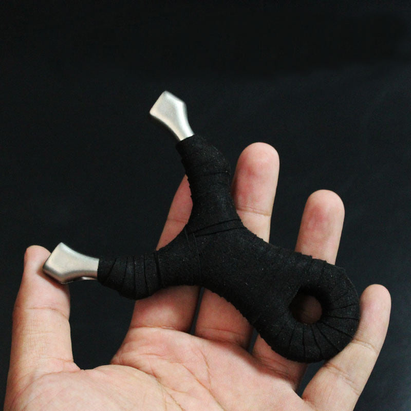 Black 440C TOP CLIP OVAL BOW EYE – Titanium Slingshot MARKSMAN