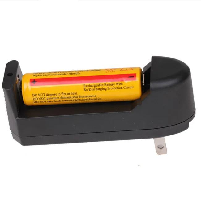 MARKSMAN Universal Charger – Compact Portable Battery Charging Dock