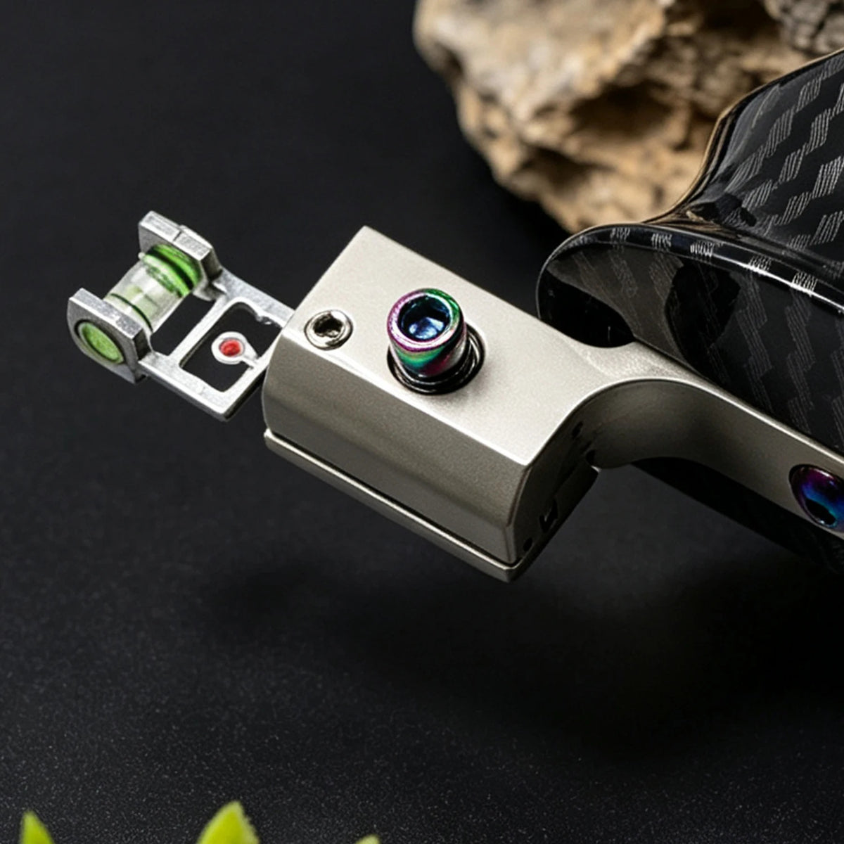 Black HELIX Zinc Alloy Slingshot | Carbon Fiber Texture Handle MARKSMAN