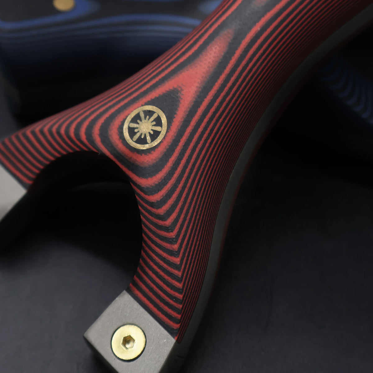 Black STARCORE Titanium G10 Slingshot MARKSMAN