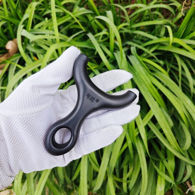 Light Gray U-Grip Lite Black Mini Slingshot – Compact ABS Ergonomic Arc Handle for Outdoor Recreation INDIAN SLINGSHOT